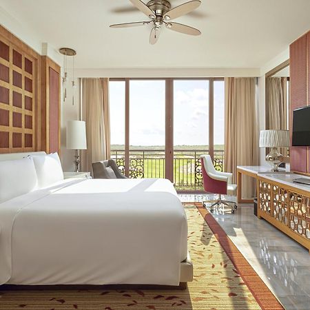 Отель Intercontinental Grand Хочам Экстерьер фото