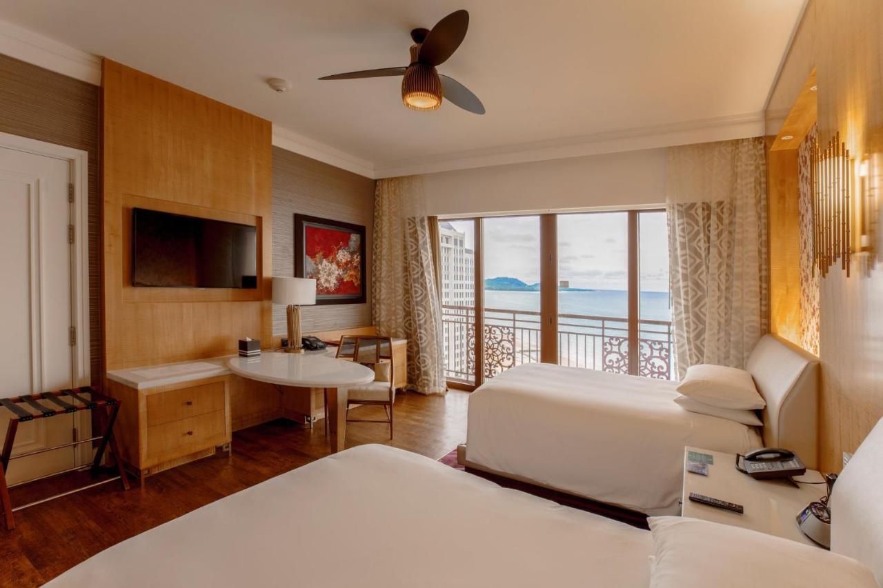 Отель Intercontinental Grand Хочам Экстерьер фото